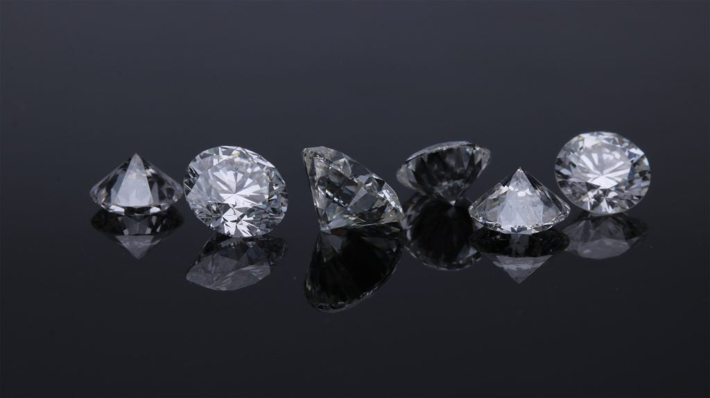 WHAT TO LOOK FOR IN A ROUND DIAMOND